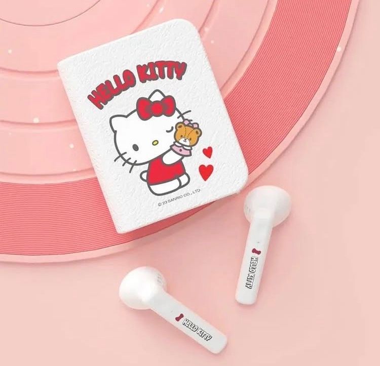 Cutesy Character Wireless Earbuds